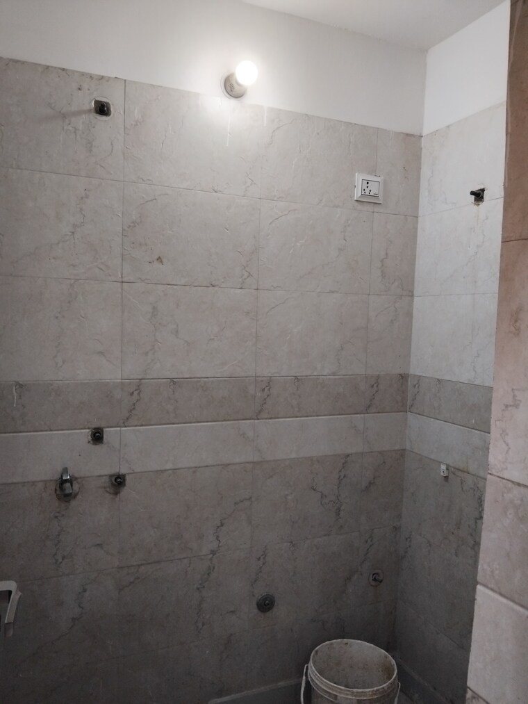 Bathroom, vasundhara sector 1 2 Bedroom 62 Sq.Mt. Builder Floor In Vasundhara Sector 1 Ghaziabad 9247952