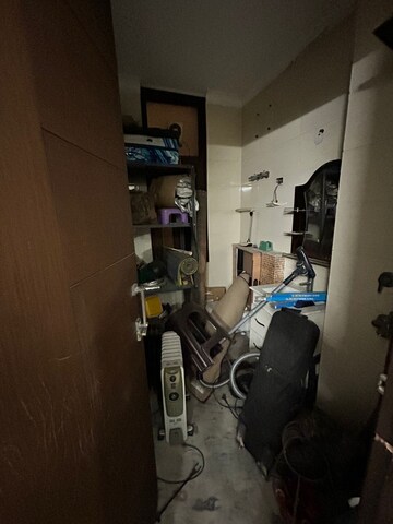Gym in 3 BHK Apartment at Palam Vihar Residents Association, Palam Vihar – for Sale
