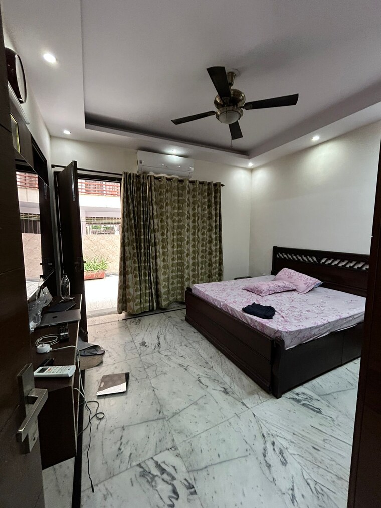 Bedroom, palam-vihar-residents-association 3 Bedroom 190 Sq.Yd. Apartment In Palam Vihar Gurgaon 9247933