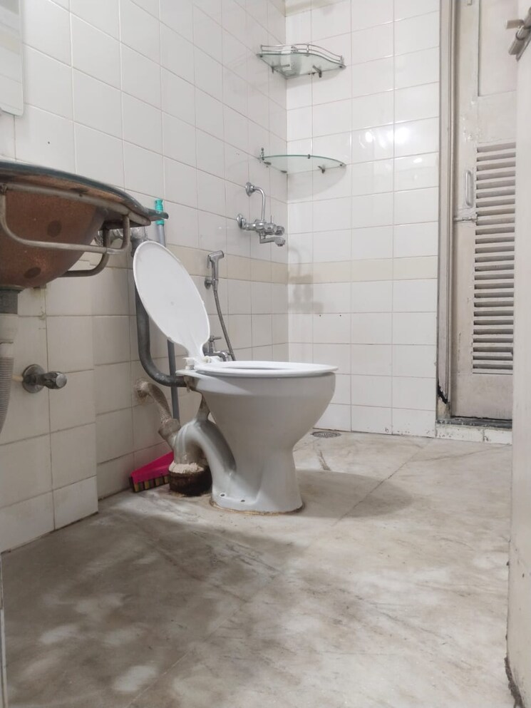 Bathroom, raghunath-vihar 3 Bedroom 1600 Sq.Ft. Apartment In Kharghar Navi Mumbai 9247977