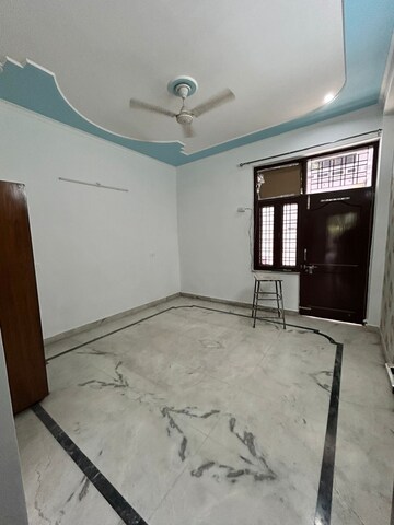 Room in 2 BHK Independent House at Sector 23a – for Rent