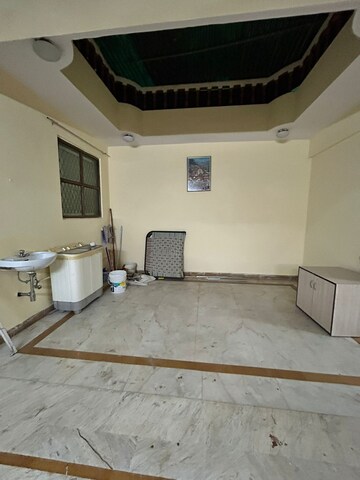 Team Area in 2 BHK Apartment at AWHO Apartments, Sector 22 – for Rent