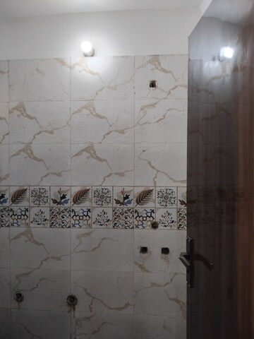 Bathroom in 2 BHK Builder Floor at Vasundhara Sector 5 – for Rent