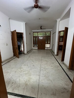 Room in 1 BHK Apartment at RWA Apartments Sector 21, Sector 21 – for Rent