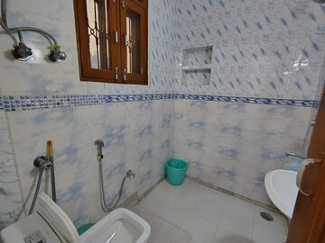 Bathroom in 2 BHK Independent House at Dlf City Phase 3 – for Rent