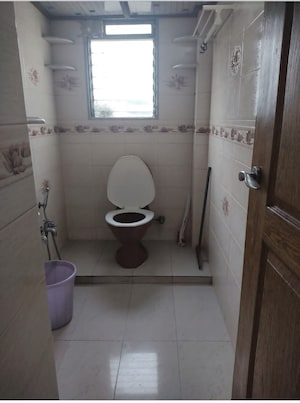 Bathroom in 1.5 BHK Apartment at Samudra Darshan Bandra , Bandra West – for Rent