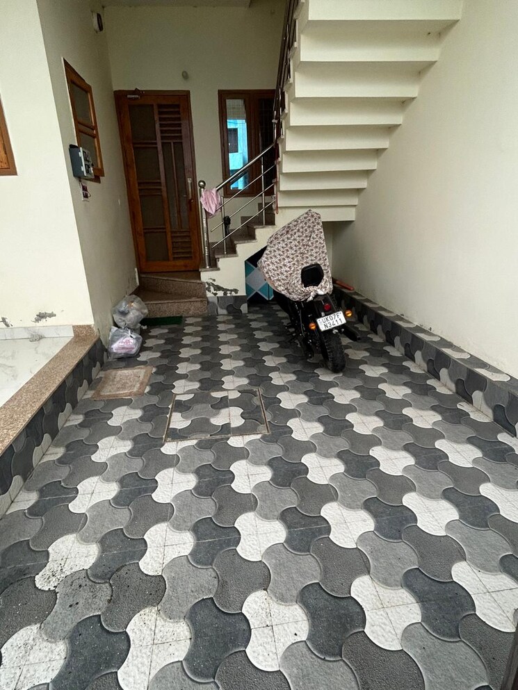  Parking, badowala 2 Bedroom 2100 Sq.Ft. Independent House In Badowala Dehradun 9248056