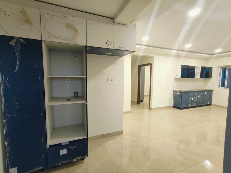 Room, benz circle 3 Bedroom 2235 Sq.Ft. Apartment In Benz Circle Vijayawada 9248064