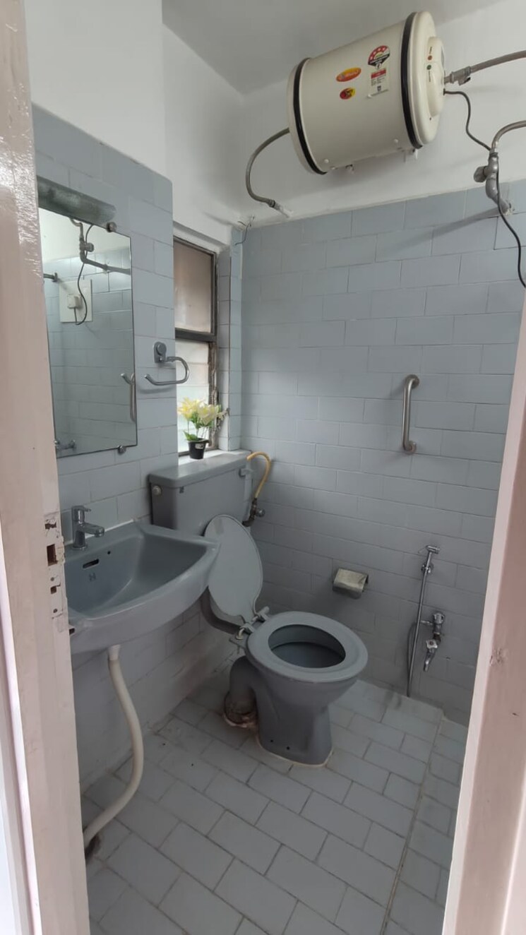 Bathroom, natasha-enclave 3 Bedroom 1500 Sq.Ft. Apartment In Kondhwa Pune 9248061