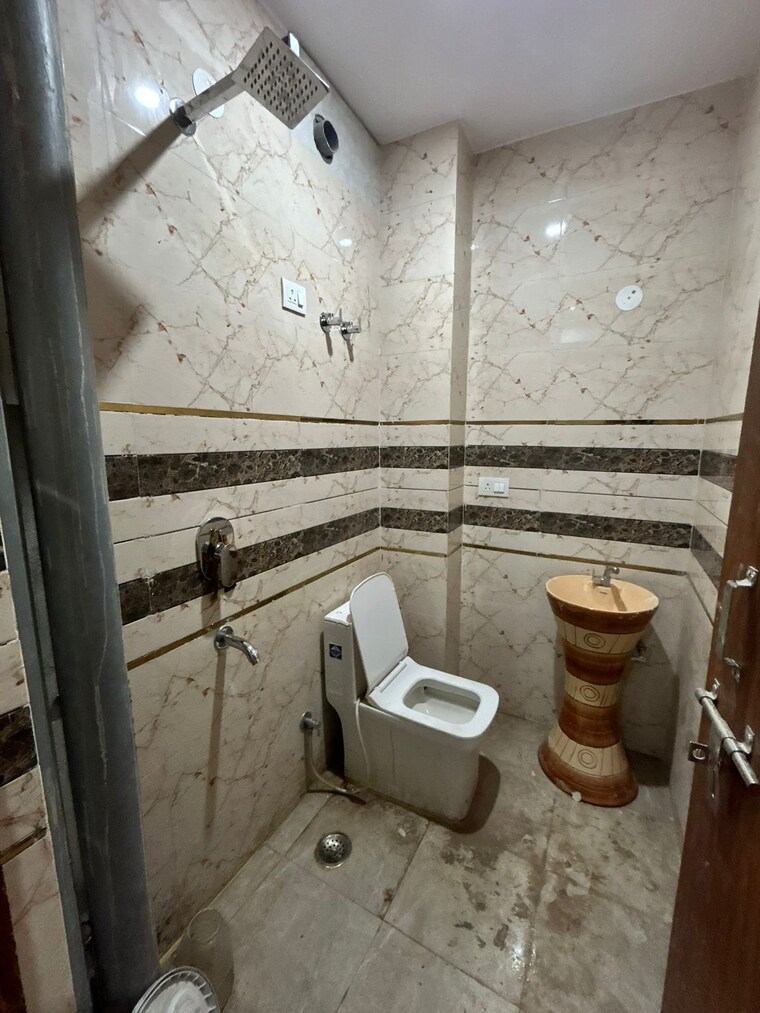 Bathroom, ansal-plaza-sector-23 2 Bedroom 900 Sq.Ft. Apartment In Sector 23 Gurgaon 9248051