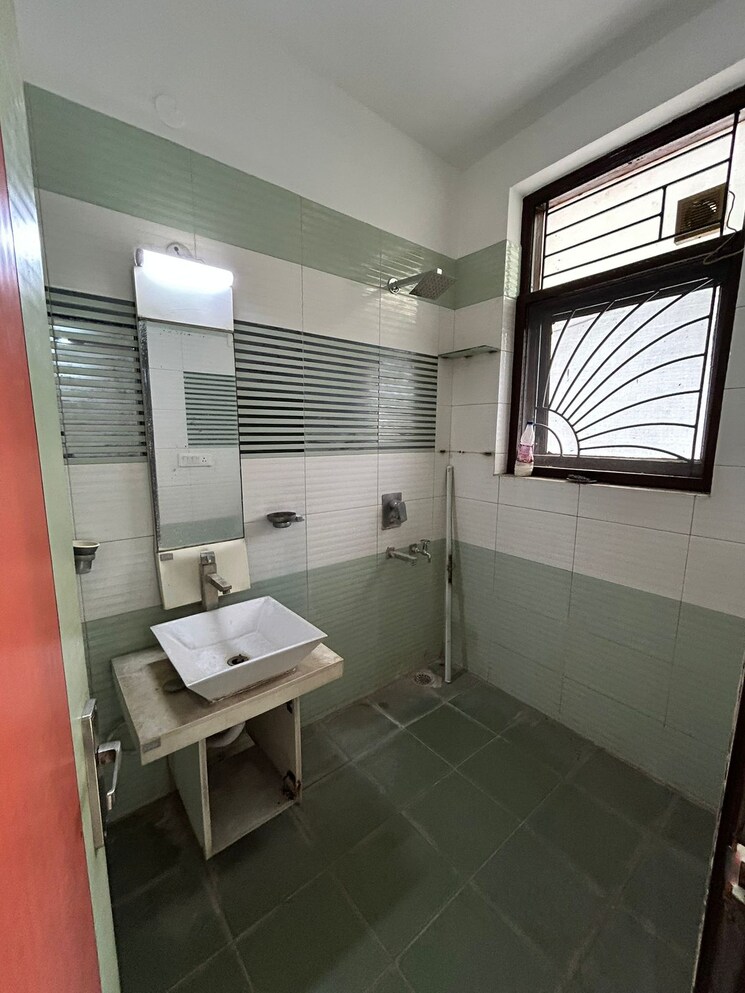 Team Area, ansal-plaza-sector-23 1 Bedroom 504 Sq.Ft. Apartment In Sector 23 Gurgaon 9248060