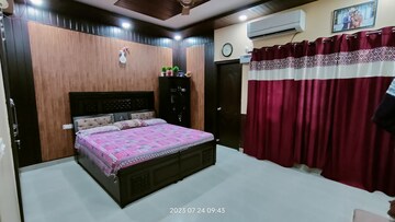 Bedroom in 3 BHK Builder Floor at Gms Road – for Rent