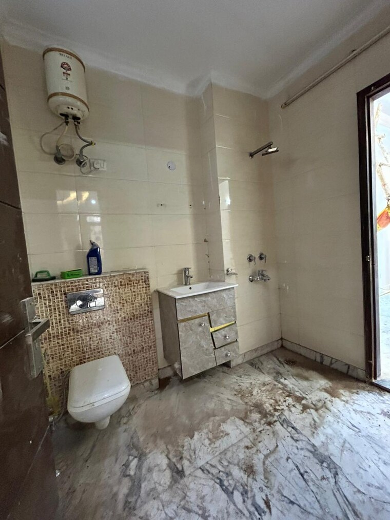 Bathroom, ansal-plaza-sector-23 3 Bedroom 900 Sq.Ft. Apartment In Sector 23 Gurgaon 9248074