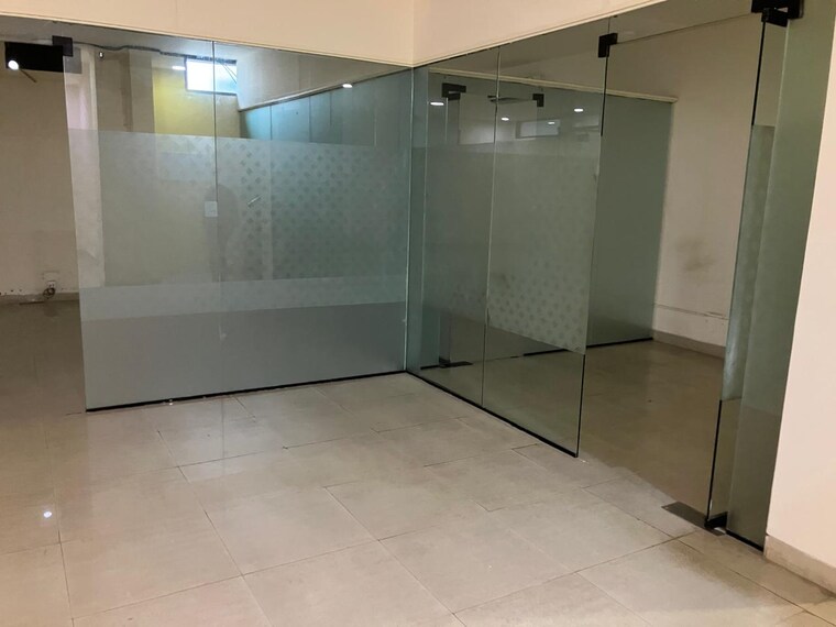 Room, anand niketan 4 Bedroom 450 Sq.Yd. Villa In Anand Niketan Delhi 9248079