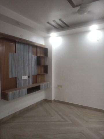 Room in 2 BHK Builder Floor at Vasant Kunj – for Rent