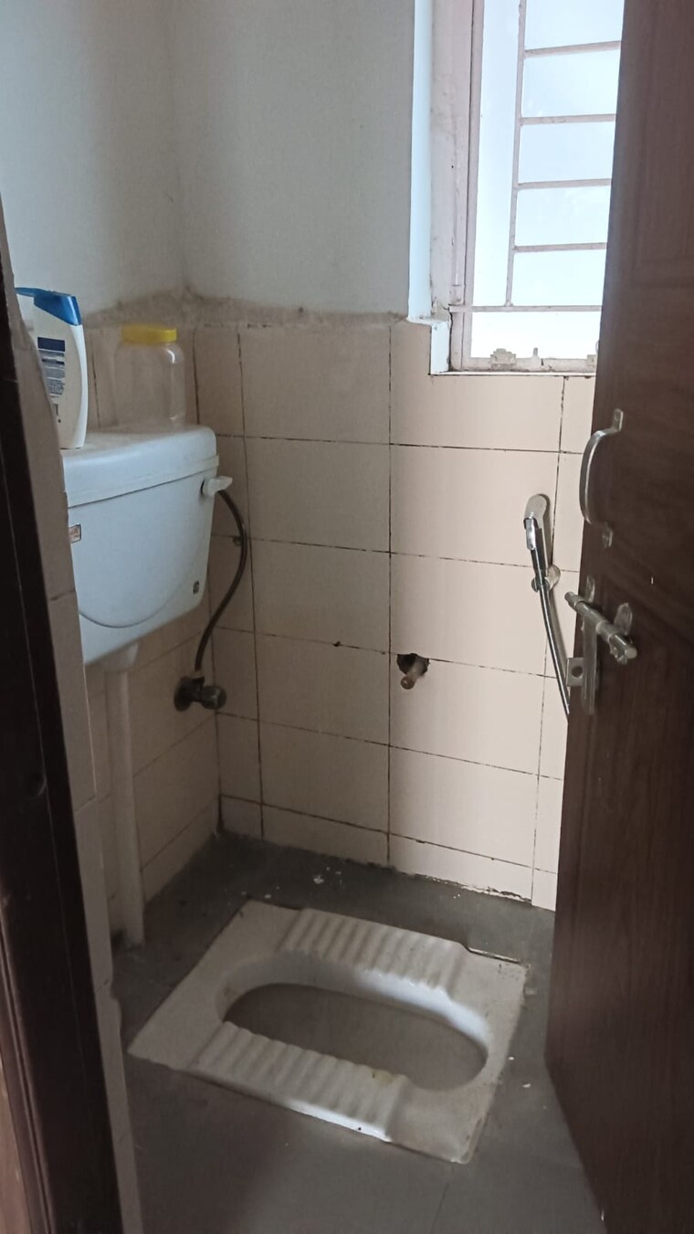 Bathroom, vasant kunj 2 Bedroom 1050 Sq.Ft. Apartment In Vasant Kunj Delhi 9248089