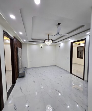 Room in 1 BHK Builder Floor at Chattarpur – for Rent