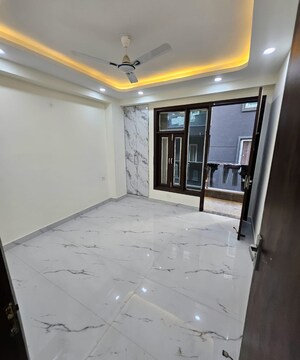 Room in 1 BHK Builder Floor at Chattarpur – for Rent