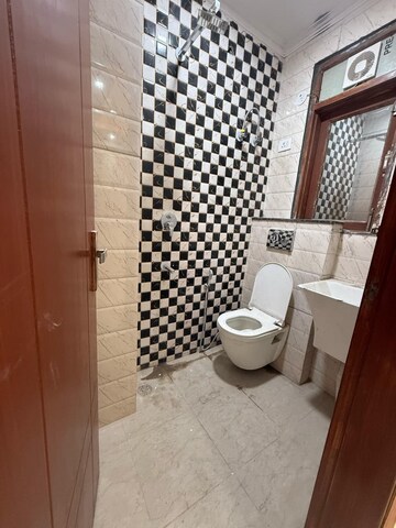 Bathroom in 1 BHK Builder Floor at Saket – for Rent