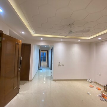 Room in 4 BHK Builder Floor at Chattarpur – for Rent