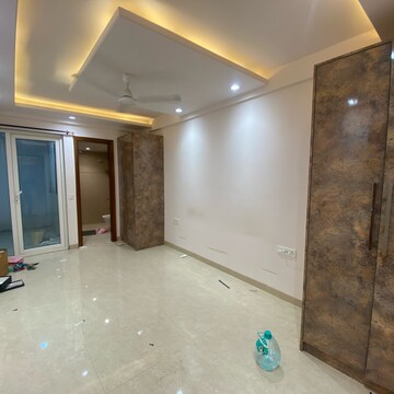 Room in 4 BHK Builder Floor at Chattarpur – for Rent