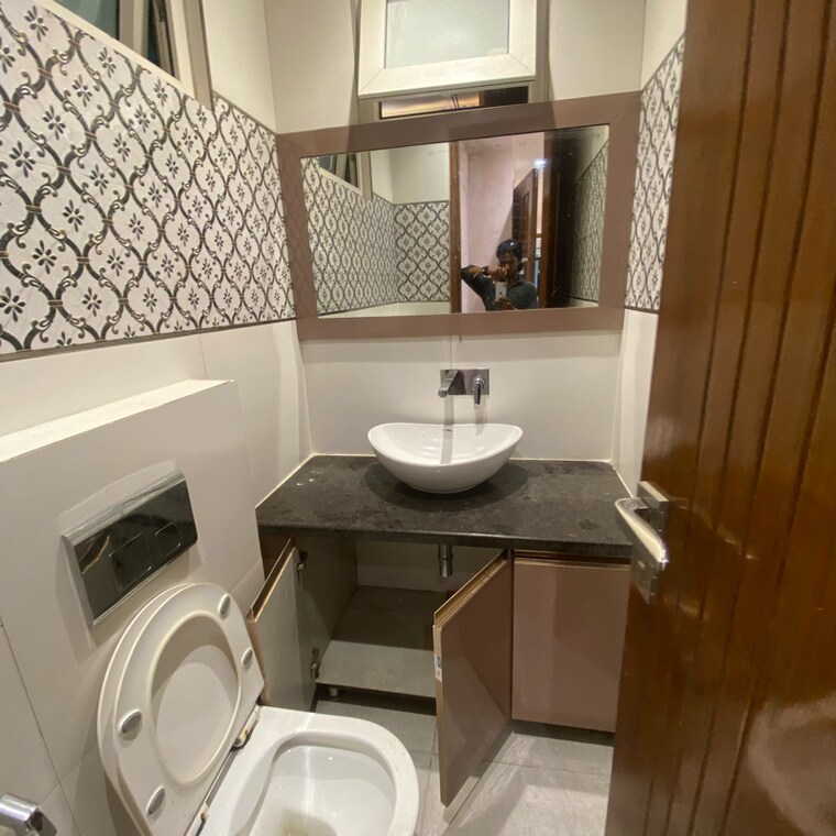 Bathroom, chattarpur 4 Bedroom 1500 Sq.Ft. Builder Floor In Chattarpur Delhi 9248117