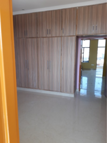 Room in 2 BHK Builder Floor at Sector 23a – for Rent
