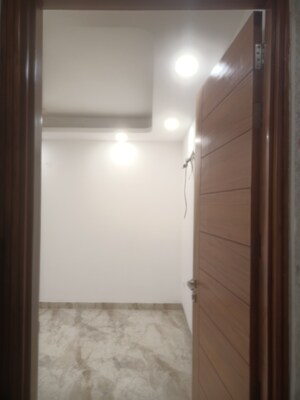 Room in 2 BHK Builder Floor at Vasant Kunj Enclave – for Rent