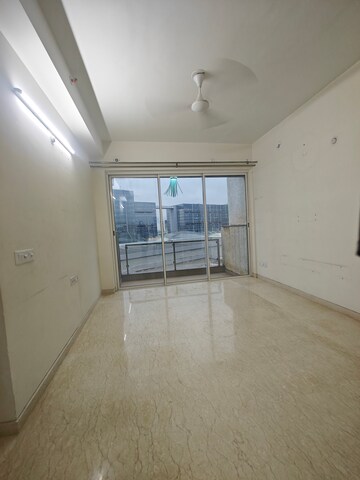 Room in 2.5 BHK Apartment at L & T Seawoods Residences Phase 1 Part A, Seawoods – for Rent