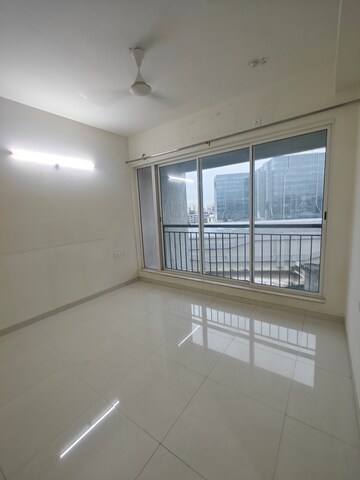 Room in 2.5 BHK Apartment at L & T Seawoods Residences Phase 1 Part A, Seawoods – for Rent