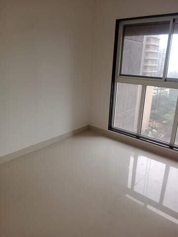 Room in 2 BHK Apartment at Worli Naka – for Sale