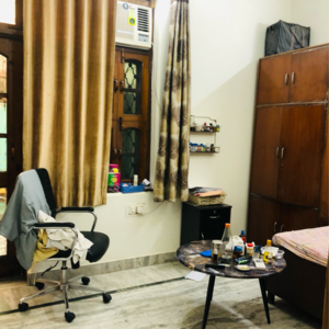 Team Area in 2.5 BHK Villa at Sector 21 – for Rent