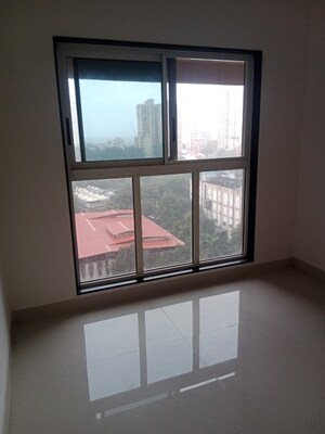Room in 2 BHK Apartment at Worli Naka – for Rent