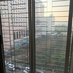 Room in 2 BHK Apartment at Khandelwal  Sai Iconic, Andheri West – for Rent