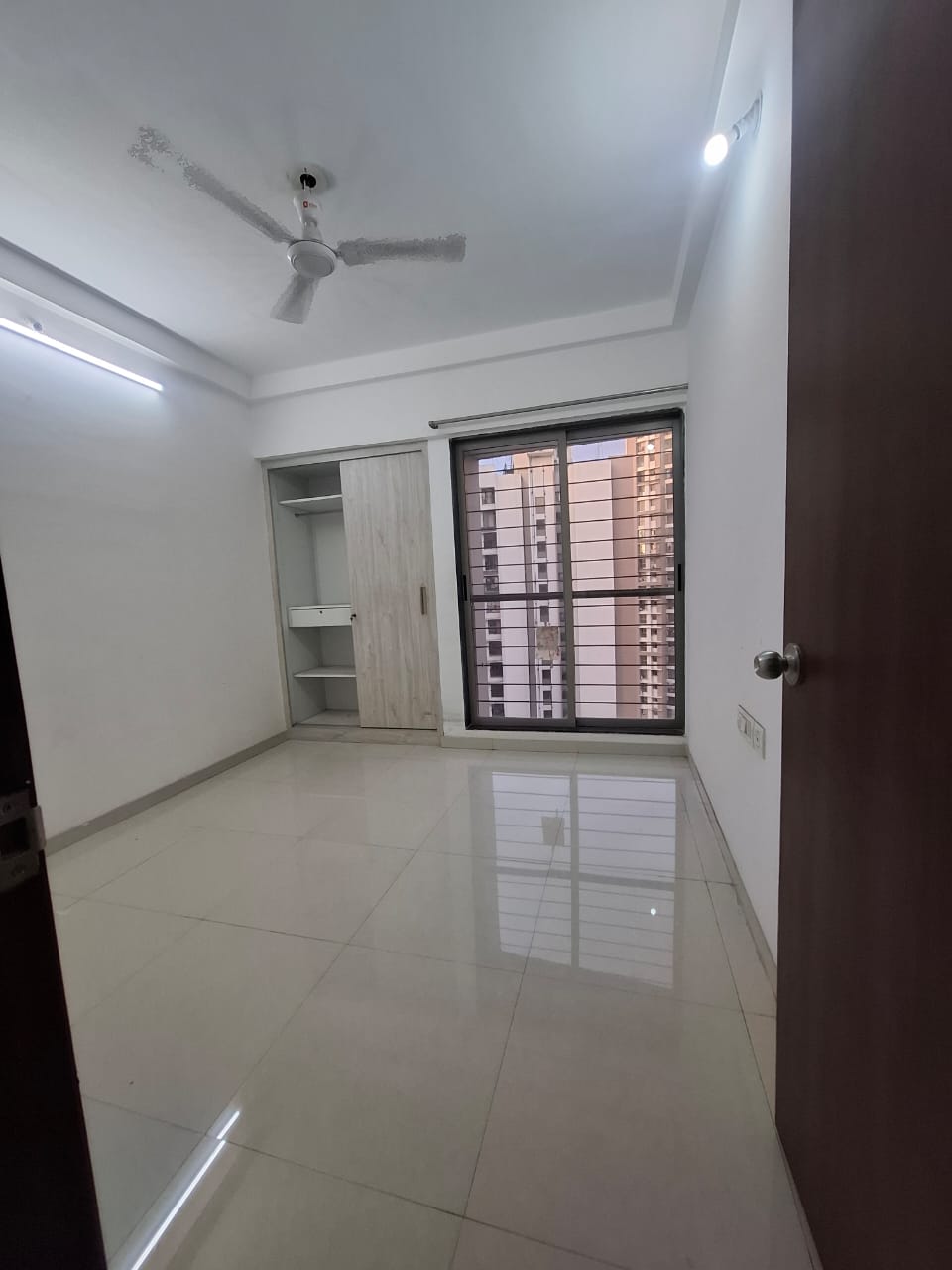 2 BHK Apartment For Rent in Runwal Eirene