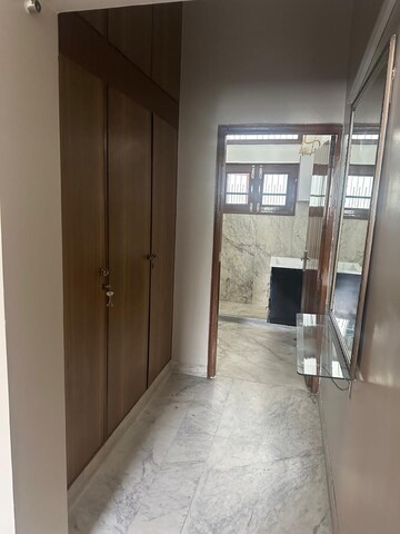 Room in 3 BHK Builder Floor at Sector 36 – for Rent