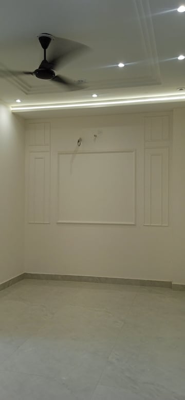 Room in 2 BHK Apartment at Dashrath Puri – for Sale