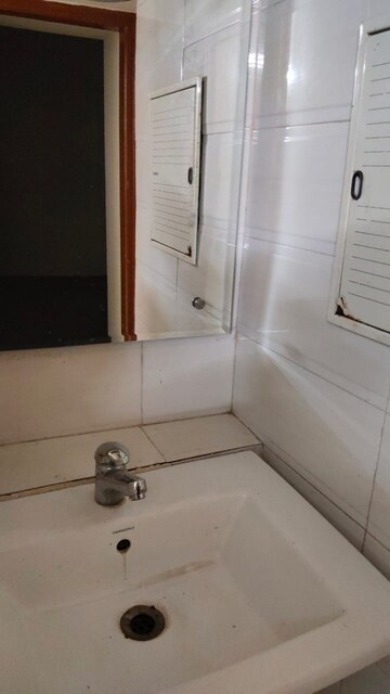 Bathroom in 2 BHK Builder Floor at Unitech South City II, Sector 50 – for Rent
