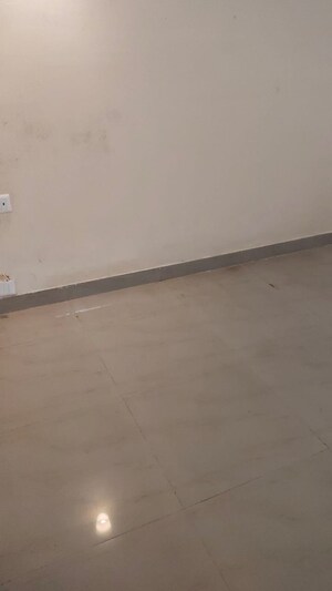 Room in 2 BHK Builder Floor at Unitech South City II, Sector 50 – for Rent