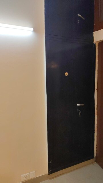 Furnished Amenities in 2 BHK Builder Floor at Unitech South City II, Sector 50 – for Rent