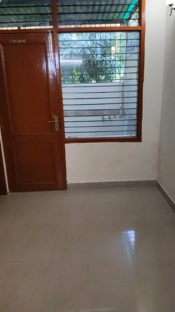 Room in 2 BHK Builder Floor at Unitech South City II, Sector 50 – for Rent