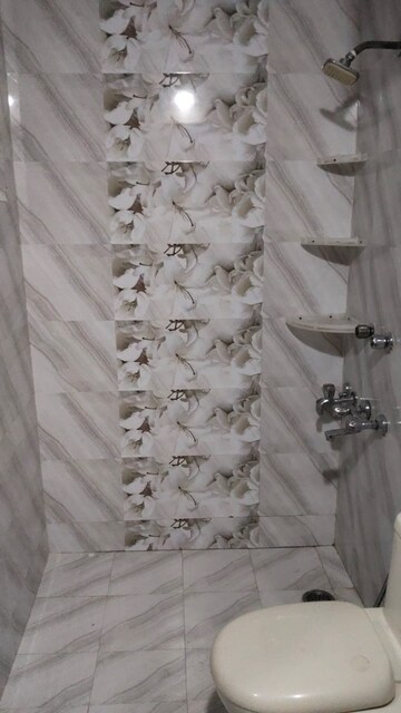 Bathroom in 2 BHK Builder Floor at Unitech South City II, Sector 50 – for Rent