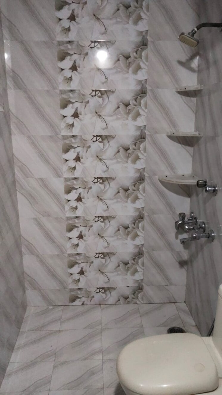 Bathroom, unitech-south-city-ii 2 Bedroom 1200 Sq.Ft. Builder Floor In Sector 50 Gurgaon 9248299