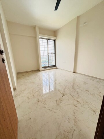 Room in 2 BHK Apartment at Majestique Towers, Kharadi – for Rent