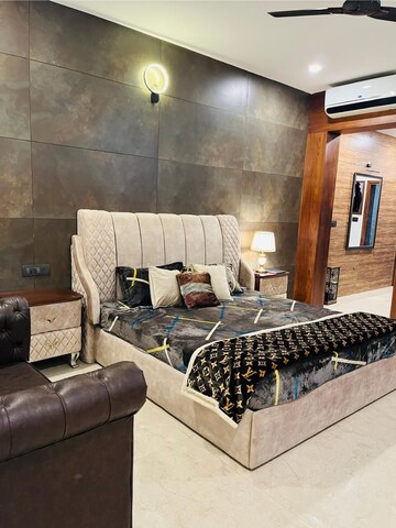 Living Room in 3 BHK Apartment at Sunshine Enclave, Vip Road – for Rent