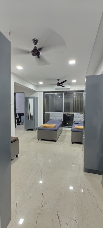 Team Area in  Pg at Goregaon West – for Rent