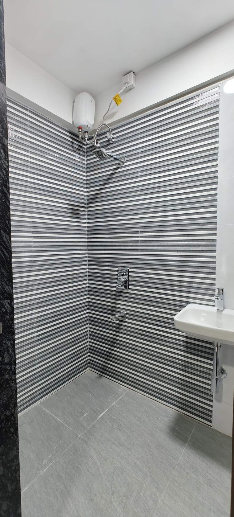 Bathroom, goregaon west Pg For Boys & Girls In Goregaon West 9248313