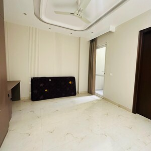 Room in 4 BHK Apartment at 4S Aradhya Extension, Sector 67a – for Rent