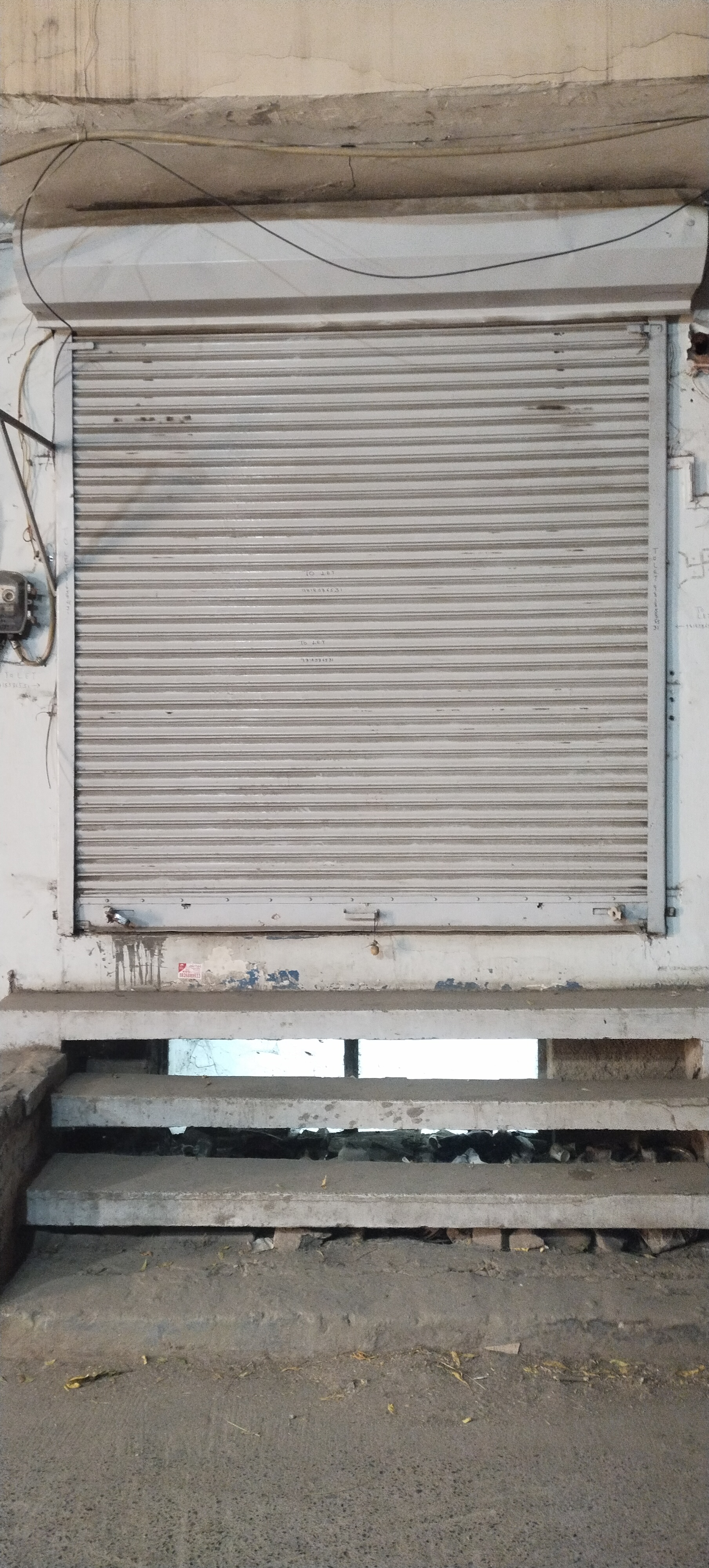 Retail Shop For Rent in Garhi