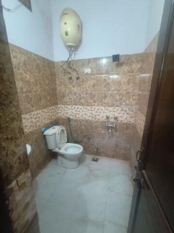 Bathroom in 3 BHK Apartment at Unitech Fresco, Sector 50 – for Rent